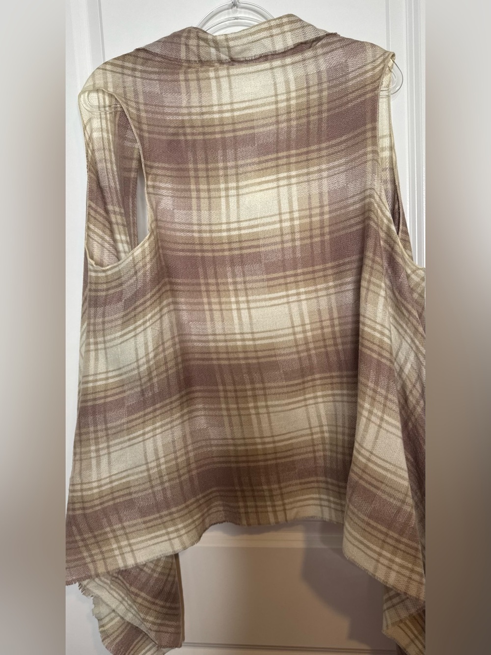 Ace fashion Plaid Shawl Vest cardigan in Cream & Mauve one size asymmetrical - Picture 4 of 4